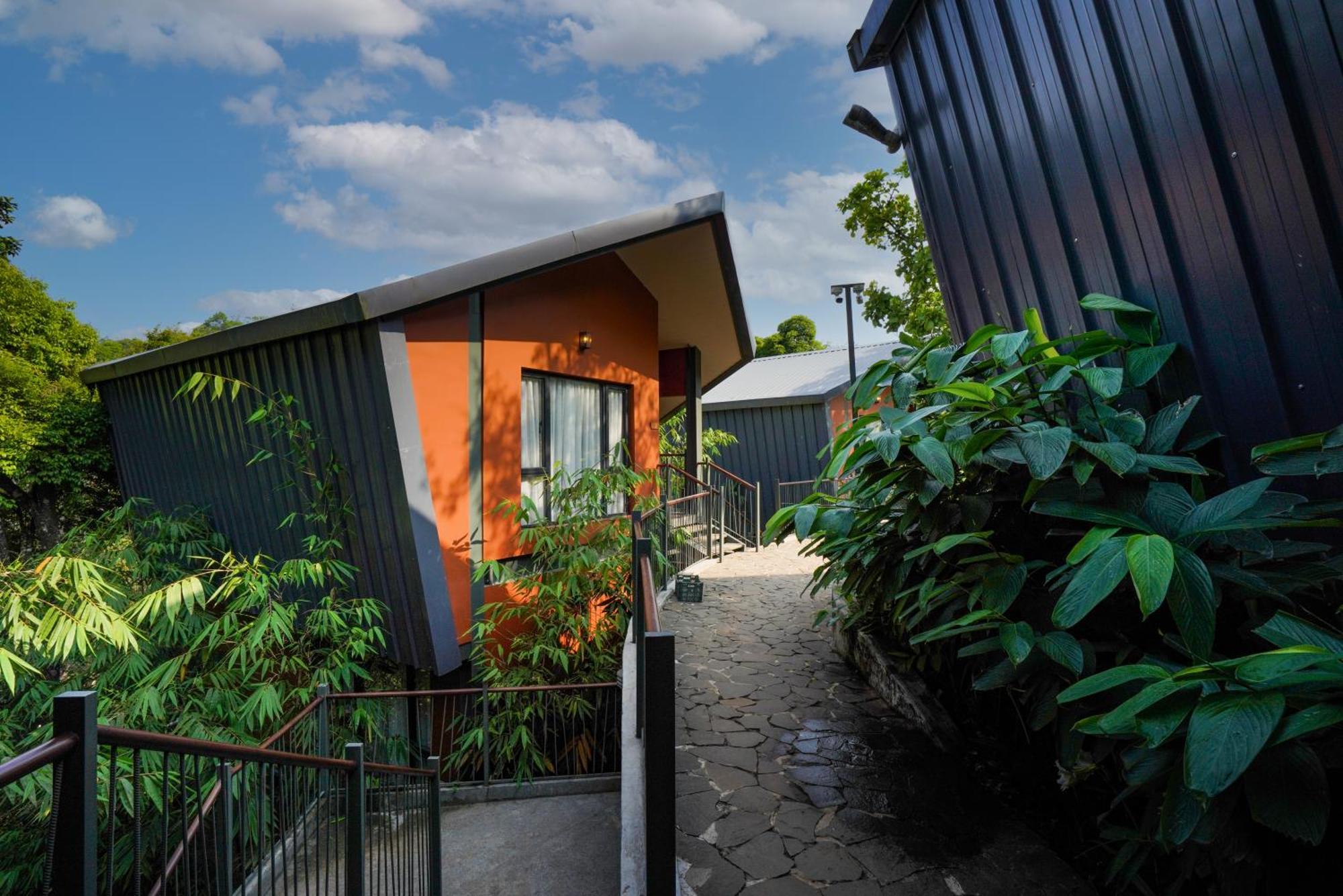 Vyna Hillock Resort And Spa ビサーリー エクステリア 写真