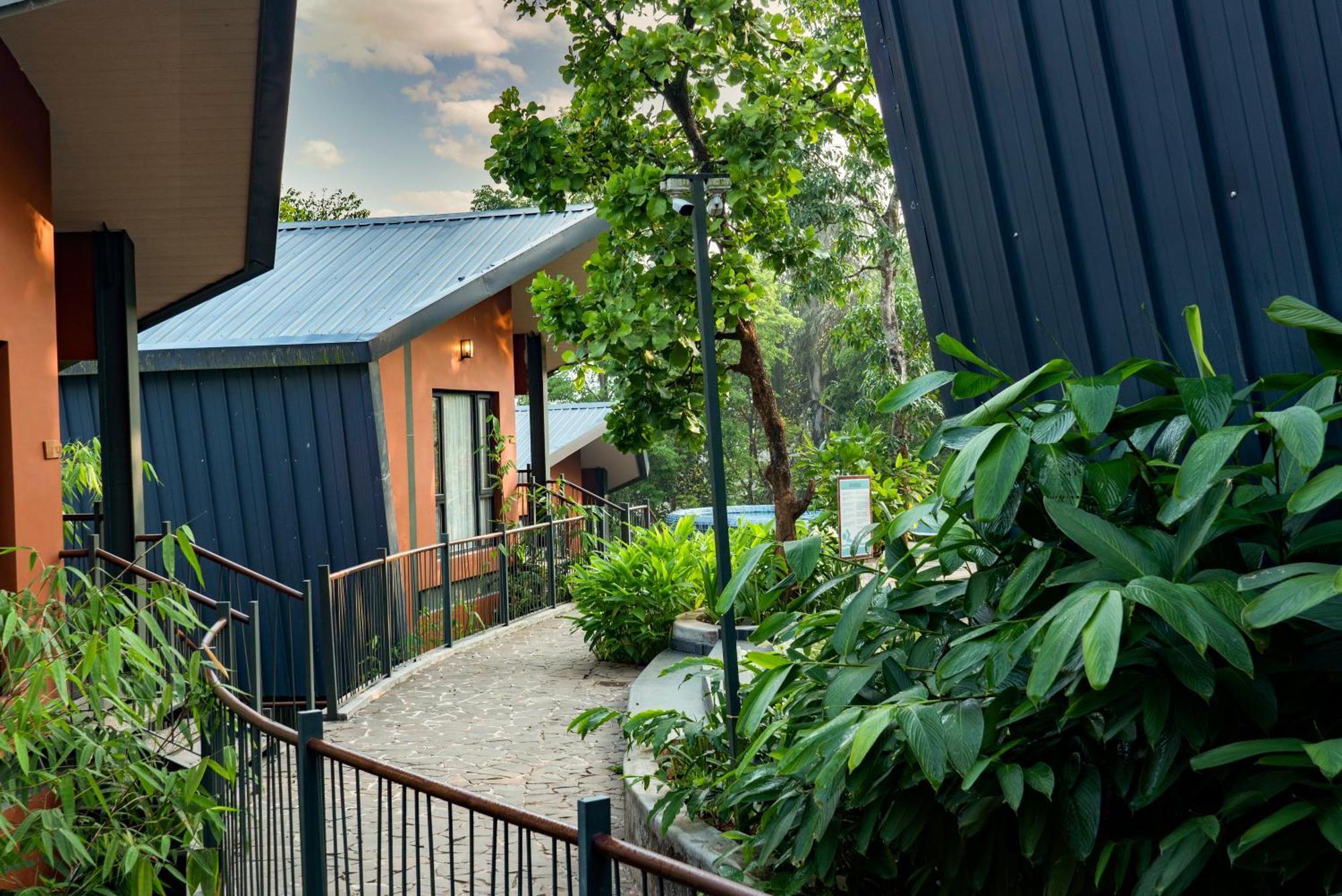 Vyna Hillock Resort And Spa ビサーリー エクステリア 写真