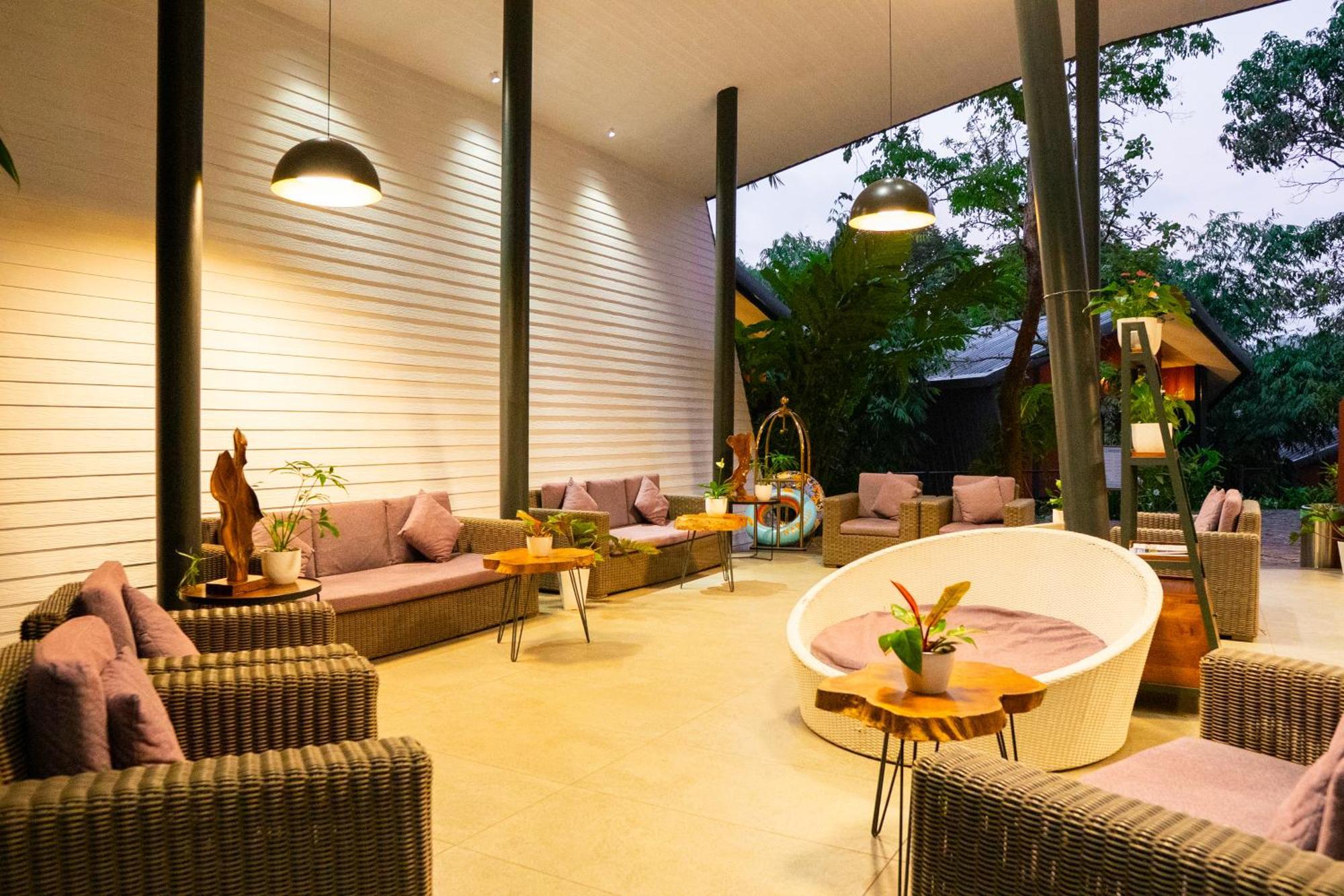 Vyna Hillock Resort And Spa ビサーリー エクステリア 写真
