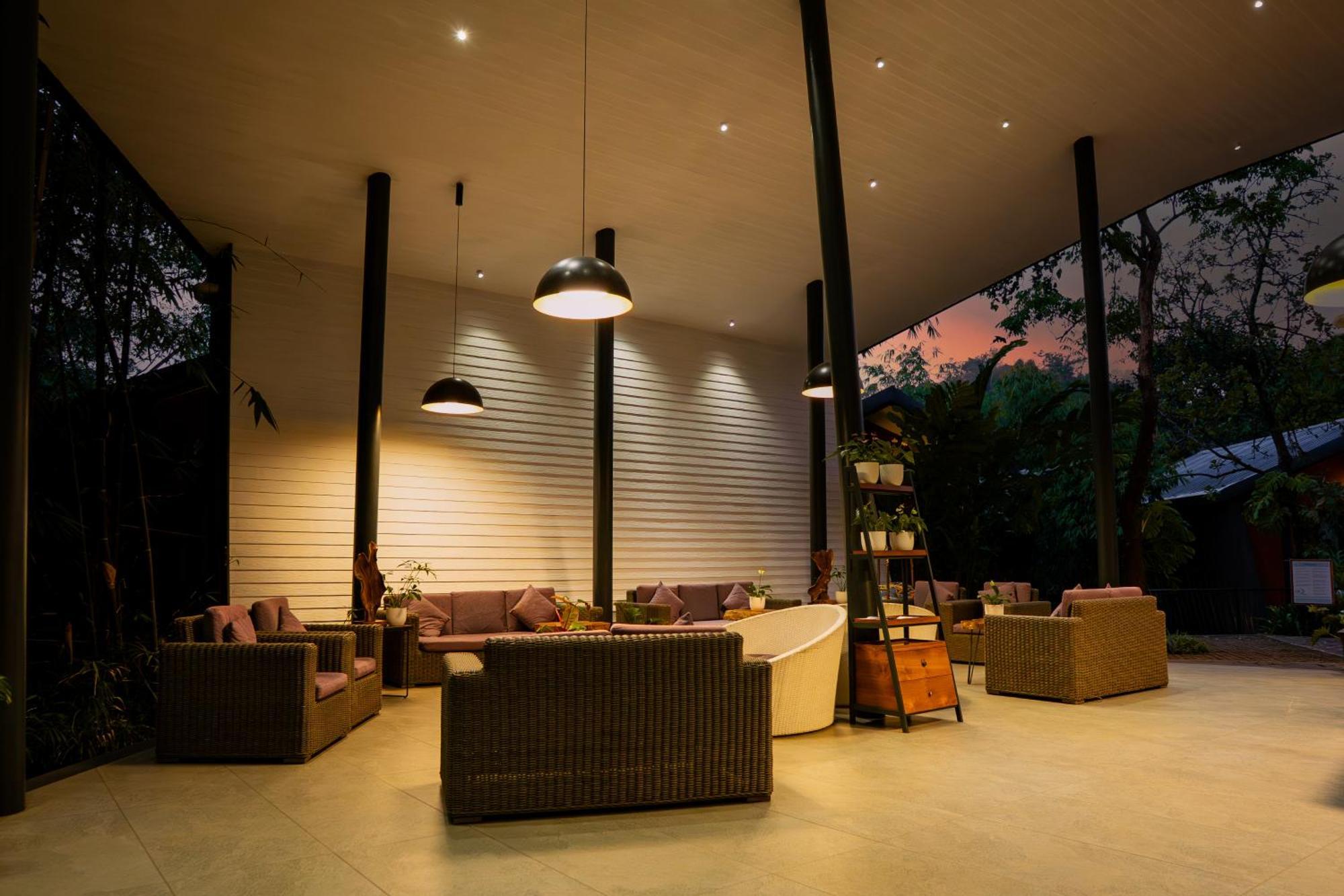 Vyna Hillock Resort And Spa ビサーリー エクステリア 写真